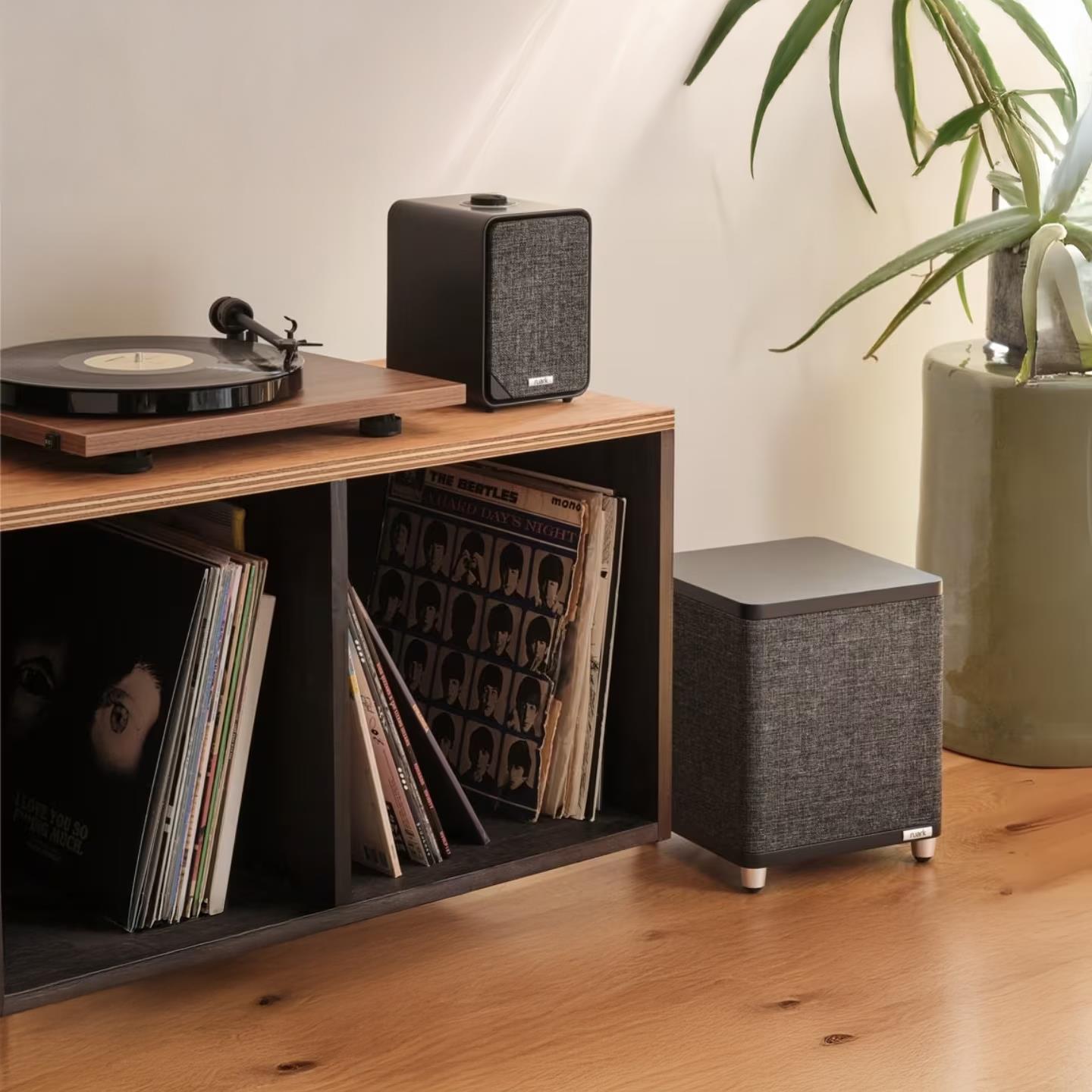 Ruark Audio MR1 Mk3 Active Speakers Ruark Audio RS1 Subwoofer