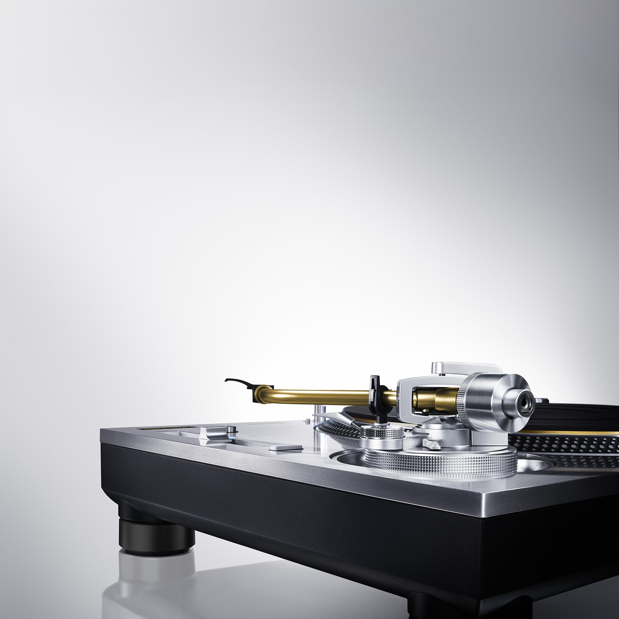 Technics SL-1200GME<br>Direct Drive Turntable