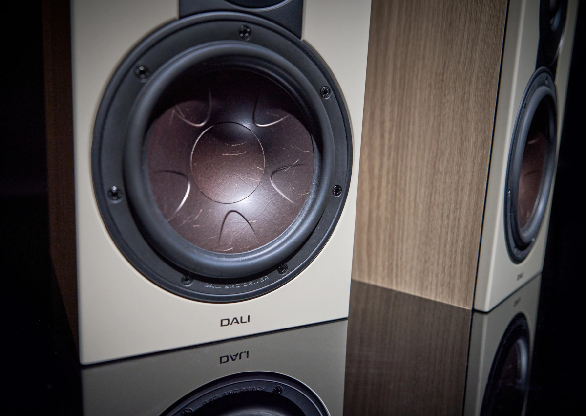 DALI SONIK 2 Bookshelf Speakers