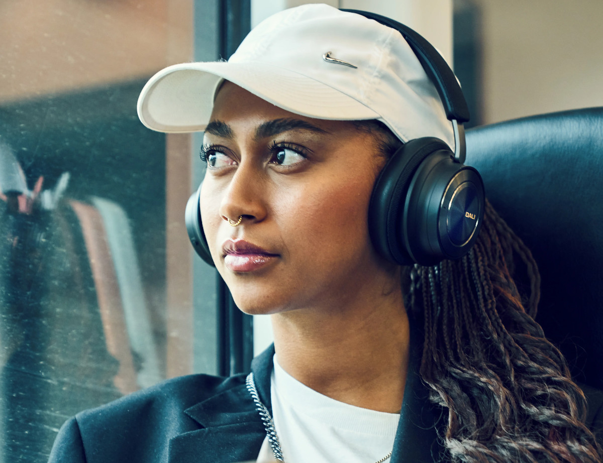 Dali IO-8 Wireless Noise Cancelling Over-Ear Headphones