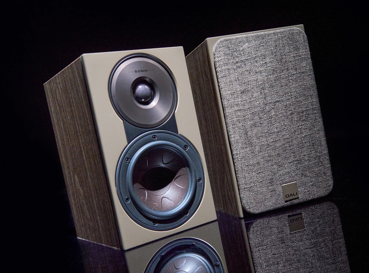 DALI SONIK 1 Bookshelf Speakers