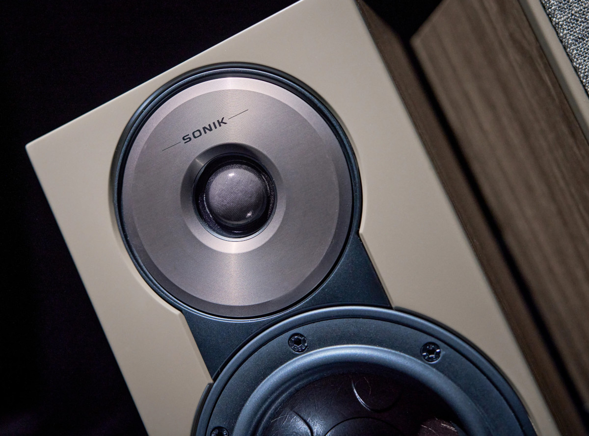 DALI SONIK 1 Bookshelf Speakers