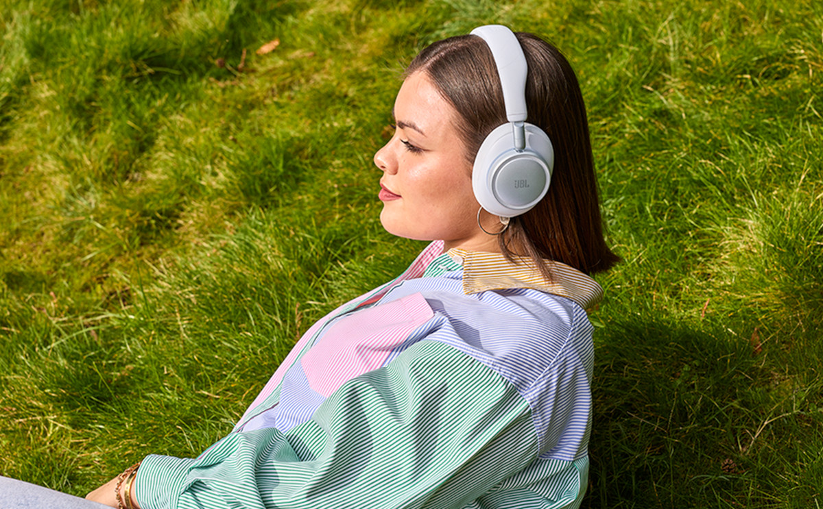 JBL LIVE 780NC Wireless Headphones