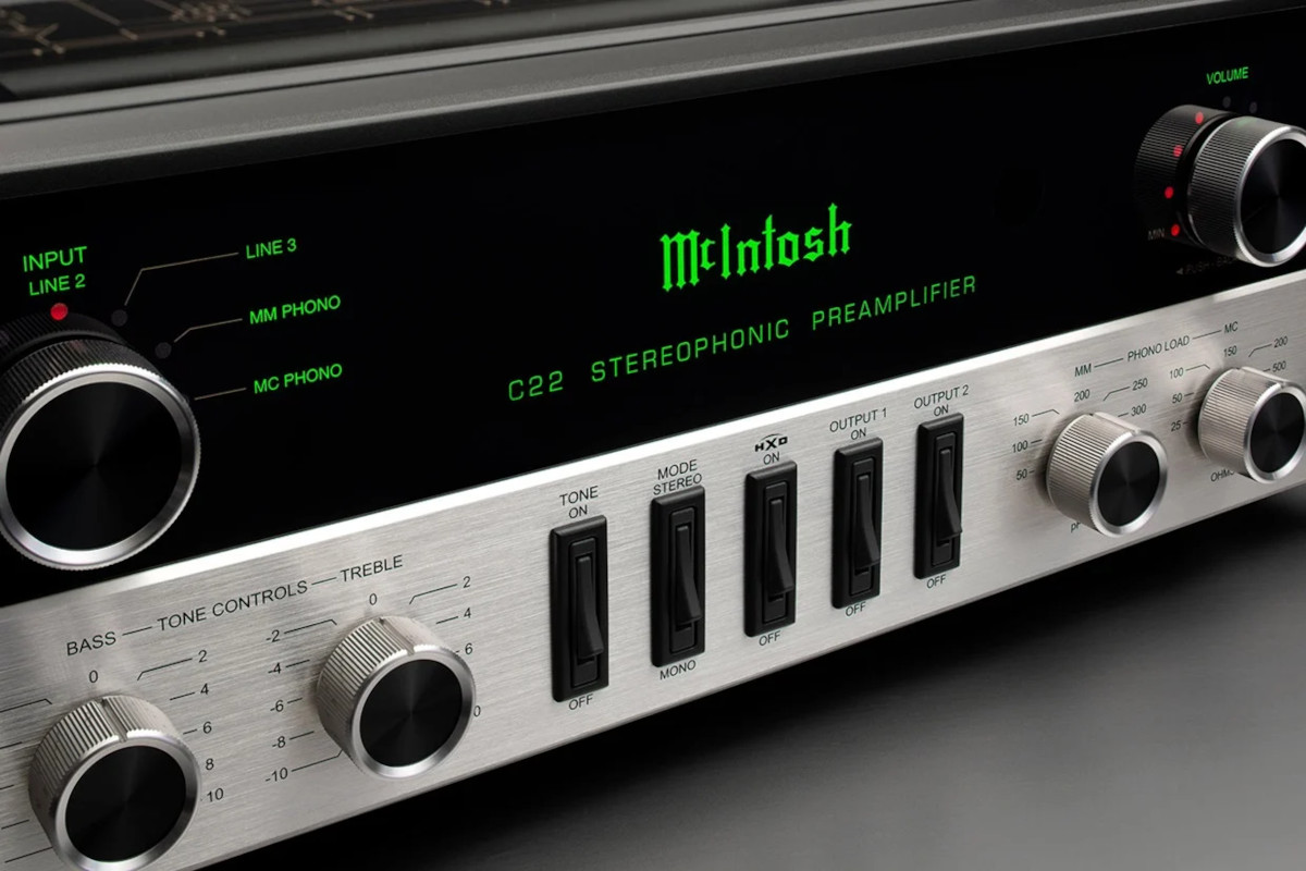 McIntosh C22 2-Channel Vacuum Tube Preamplifier Mk V