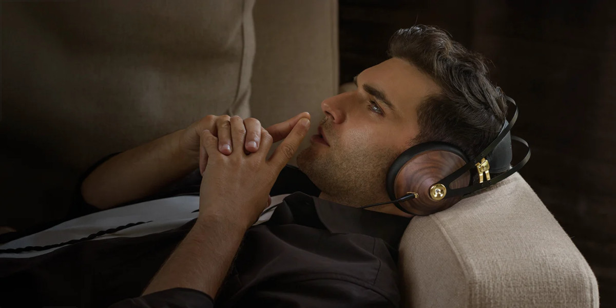 Meze Audio 99 CLASSICS 2nd GEN Closed Back Headphones