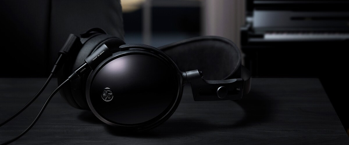 Yamaha YH-C3000 Closed Back Headphones